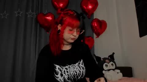 Snapshot of toriayun0 chatting on February 19, 7:05 pm your personal gothic girl check it    online show from February 19, 7:05 pm