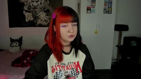 Snapshot of toriayun0 chatting on February 24, 1:13 am your personal gothic girl check it    online show from February 24, 1:13 am