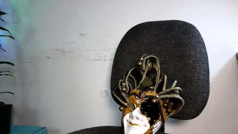 Enzo Moretti online show from November 18, 1:44 am