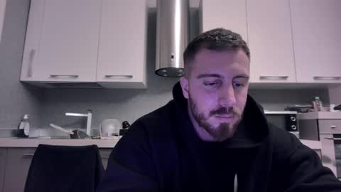 Snapshot of toro_arrapato chatting on December 4, 8:18 pm toro_arrapato online show from December 4, 8:18 pm