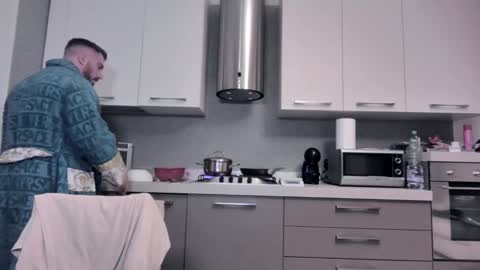 Snapshot of toro_arrapato chatting on December 10, 3:44 pm toro_arrapato online show from December 10, 3:44 pm