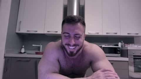 Snapshot of toro_arrapato chatting on December 28, 6:18 pm toro_arrapato online show from December 28, 6:18 pm