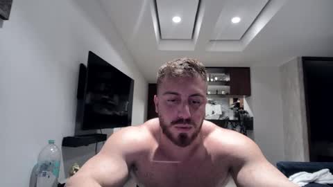 Snapshot of toro_arrapato chatting on February 17, 3:47 am toro_arrapato online show from February 17, 3:47 am