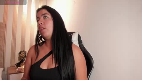 Snapshot of torres_karla chatting on January 10, 10:46 pm karla online show from January 10, 10:46 pm