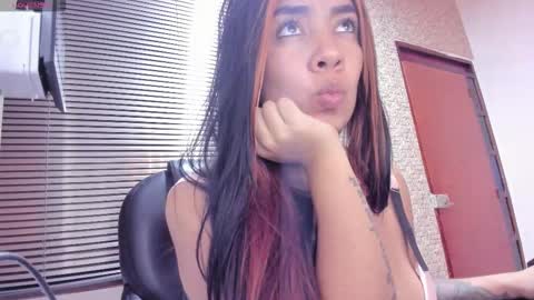 Snapshot of torres_karla chatting on November 9, 8:23 am karla online show from November 9, 8:23 am