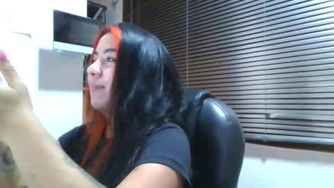 Snapshot of torres_karla chatting on December 22, 6:27 pm karla online show from December 22, 6:27 pm