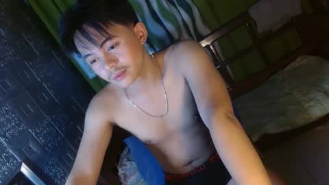 Snapshot of toshirokunn chatting on February 24, 5:43 am Toshiro online show from February 24, 5:43 am