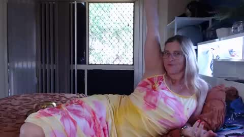 Snapshot of total_aussie_milfs chatting on October 8, 11:35 pm Milly online show from October 8, 11:35 pm