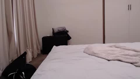 Snapshot of total_aussie_milfs chatting on October 20, 12:11 am Milly online show from October 20, 12:11 am