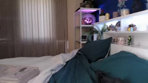 Snapshot of total_aussie_milfs chatting on May 20, 11:22 pm Milly online show from May 20, 11:22 pm