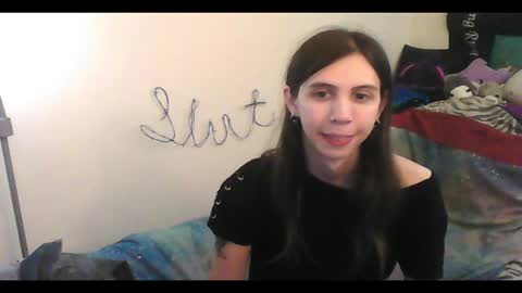 Snapshot of totalfuckingadorable chatting on October 10, 2:10 am Luna online show from October 10, 2:10 am