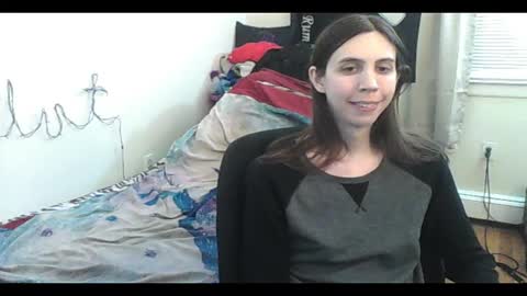 Snapshot of totalfuckingadorable chatting on February 3, 6:22 am Luna online show from February 3, 6:22 am