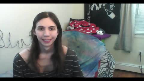 Snapshot of totalfuckingadorable chatting on February 16, 3:24 am Luna online show from February 16, 3:24 am