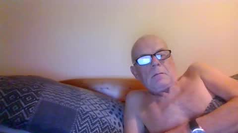 Snapshot of touche5656607203 chatting on December 14, 11:42 pm touche5656607203 online show from December 14, 11:42 pm