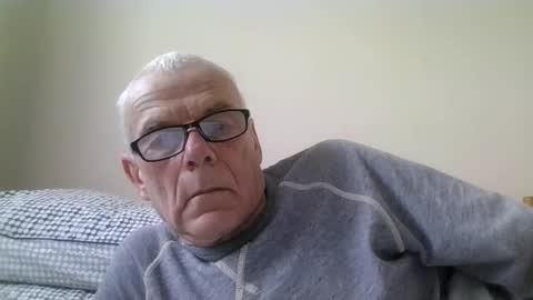 Snapshot of touche5656607203 chatting on March 31, 10:48 am touche5656607203 online show from March 31, 10:48 am