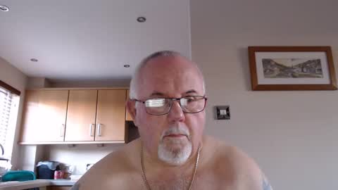 Snapshot of touchwood25 chatting on February 6, 9:00 am TOUCHWOOD25 online show from February 6, 9:00 am