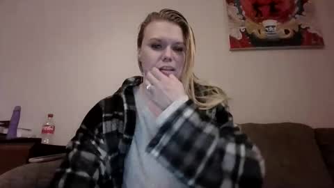 Snapshot of tough_as_scars chatting on December 1, 1:32 am tough_as_scars online show from December 1, 1:32 am