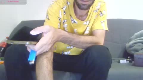 Snapshot of toulonnais83200 chatting on November 2, 5:10 am toulonnais83200 online show from November 2, 5:10 am