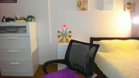 Snapshot of toxic_lina chatting on March 26, 3:17 pm Ellina online show from March 26, 3:17 pm