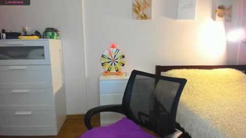 Snapshot of toxic_lina chatting on March 29, 2:22 am Ellina online show from March 29, 2:22 am