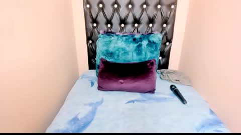 toxicfantasy4u online show from February 17, 2:41 am