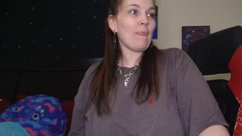 Snapshot of toxiclilly chatting on November 8, 7:41 am Lilly Miss Mistress Goddess Maam Queen Boss online show from November 8, 7:41 am