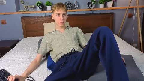 Snapshot of toxicpassion chatting on February 7, 9:57 am Max online show from February 7, 9:57 am