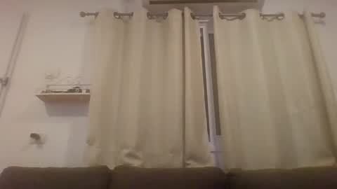 Snapshot of toy_master101 chatting on January 12, 10:37 pm toy master101 online show from January 12, 10:37 pm