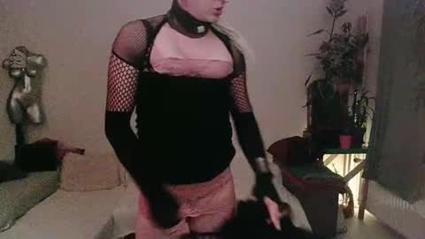 Snapshot of toyboybitchslut chatting on February 10, 2:26 am Patrizia online show from February 10, 2:26 am