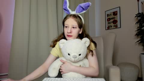 tracy_aww online show from May 1, 3:55 am