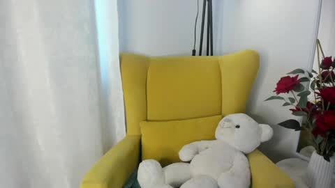 tracy_aww online show from May 19, 9:15 am