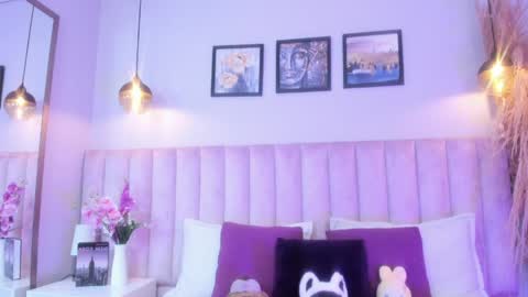 Tracy  online show from April 1, 8:39 pm