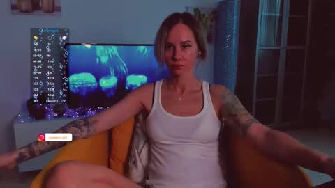 Hey my name is Kiri Kiri online show from September 20, 6:20 pm