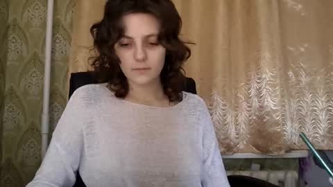 Snapshot of tranhodson chatting on March 15, 6:25 pm Alice online show from March 15, 6:25 pm