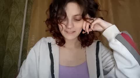 Snapshot of tranhodson chatting on March 24, 6:13 pm Alice online show from March 24, 6:13 pm