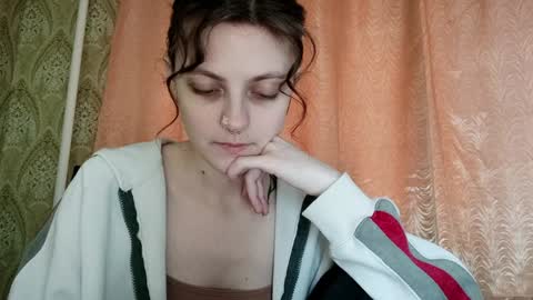 Snapshot of tranhodson chatting on April 2, 3:09 pm Alice online show from April 2, 3:09 pm