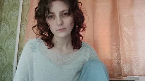 Snapshot of tranhodson chatting on April 4, 2:03 pm Alice online show from April 4, 2:03 pm