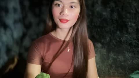 Snapshot of trans_nikka_ chatting on November 3, 3:13 pm Emerald online show from November 3, 3:13 pm