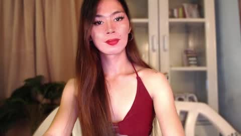 Snapshot of trans_nikka_ chatting on April 10, 3:06 pm Emerald online show from April 10, 3:06 pm