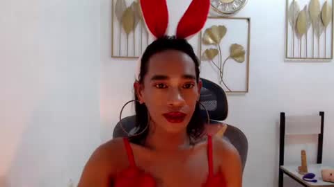 Snapshot of transeugene1990 chatting on February 25, 3:10 pm transeugene1990 online show from February 25, 3:10 pm