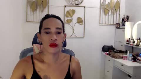 Snapshot of transeugene1990 chatting on April 1, 7:09 am transeugene1990 online show from April 1, 7:09 am