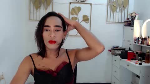 Snapshot of transeugene1990 chatting on April 4, 5:49 am transeugene1990 online show from April 4, 5:49 am