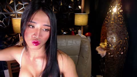 ROSY TAN  BE MY KING DONT FORGET TO FOLLOW AND THUMBS UP ME online show from January 9, 2:11 am
