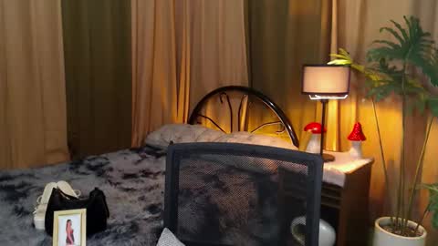 ROSY TAN  BE MY KING DONT FORGET TO FOLLOW AND THUMBS UP ME online show from September 19, 4:51 pm