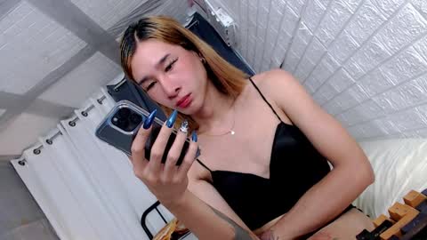Snapshot of transmedusaxxx chatting on April 10, 2:06 am Chloe online show from April 10, 2:06 am