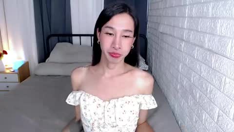 Snapshot of transmedusaxxx chatting on May 19, 2:29 am Chloe online show from May 19, 2:29 am