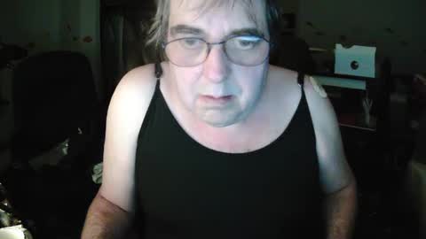 Snapshot of transmtfhello chatting on December 16, 2:47 am Peter online show from December 16, 2:47 am