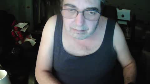 Snapshot of transmtfhello chatting on March 7, 12:15 am Peter online show from March 7, 12:15 am