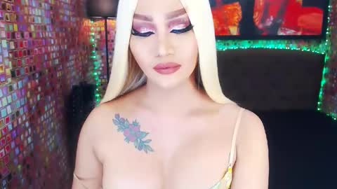 Snapshot of transplayfullolivia chatting on February 10, 5:58 am KYLIE BELLA  TS online show from February 10, 5:58 am