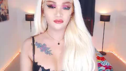 KYLIE BELLA  TS online show from April 9, 7:58 am